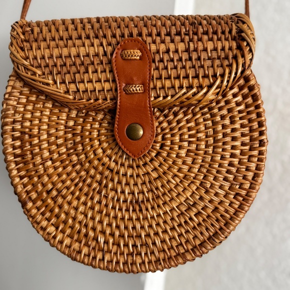 Bali Ata Rattan Crossbody Bag • Handwoven • Boho Straw Bag - Picture 3 of 10